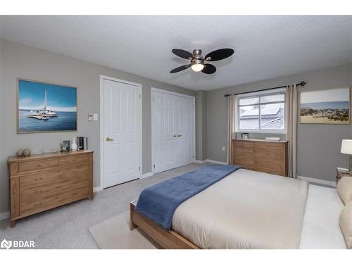 18 Nugent Court, Barrie, ON - Indoor Photo Showing Bedroom