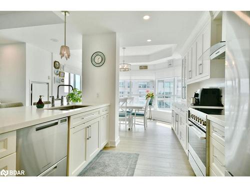 1503-6 Toronto Street, Barrie, ON - Indoor Photo Showing Kitchen With Upgraded Kitchen