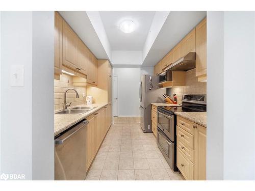 102-45 Ferndale Drive S, Barrie, ON - Indoor Photo Showing Kitchen With Double Sink