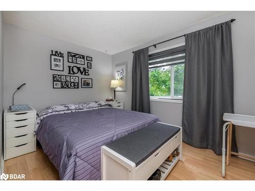 22 Primrose Lane, Innisfil, ON - Indoor Photo Showing Bedroom