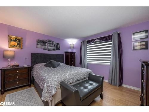 22 Primrose Lane, Innisfil, ON - Indoor Photo Showing Bedroom