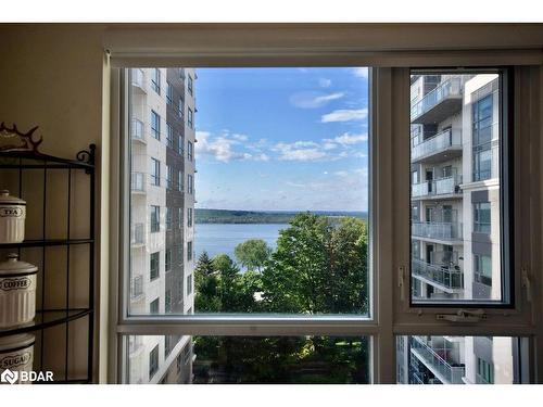 818-58 Lakeside Terrace, Barrie, ON - Indoor Photo Showing Other Room With Body Of Water