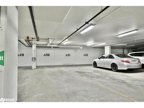 818-58 Lakeside Terrace, Barrie, ON - Indoor Photo Showing Garage