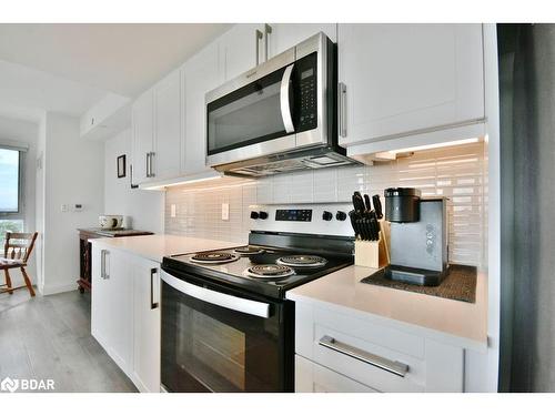 818-58 Lakeside Terrace, Barrie, ON - Indoor Photo Showing Kitchen