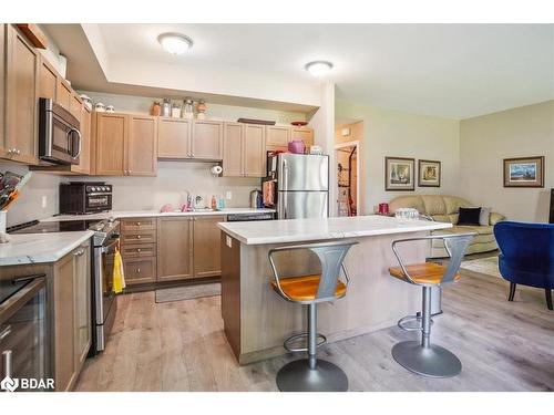 117 Rosehill Boulevard, Oshawa, ON - Indoor Photo Showing Kitchen