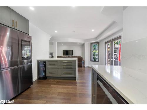 64 Golden Meadow Road, Barrie, ON - Indoor Photo Showing Kitchen