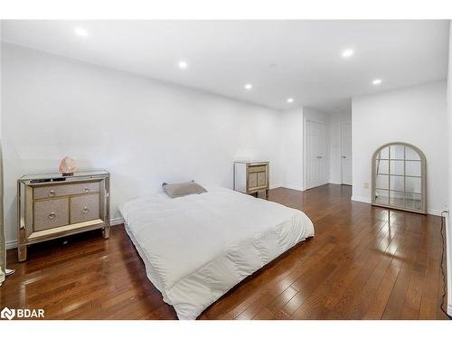 64 Golden Meadow Road, Barrie, ON - Indoor Photo Showing Bedroom