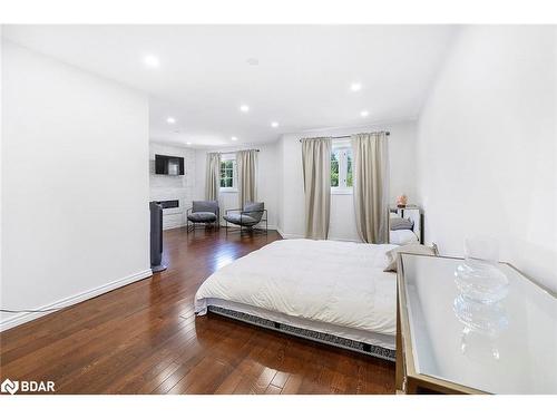 64 Golden Meadow Road, Barrie, ON - Indoor Photo Showing Bedroom