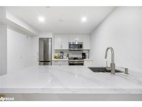 64 Golden Meadow Road, Barrie, ON - Indoor Photo Showing Kitchen