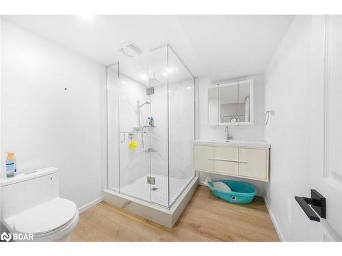 64 Golden Meadow Road, Barrie, ON - Indoor Photo Showing Bathroom