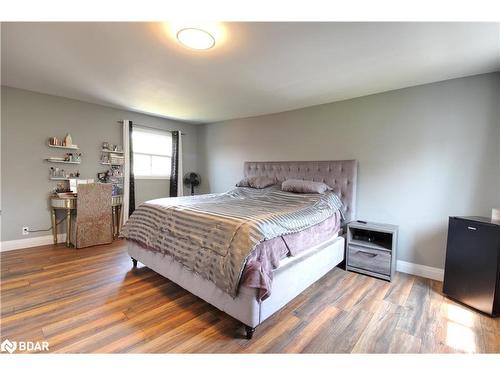 28 Radford Avenue, Fort Erie, ON - Indoor Photo Showing Bedroom