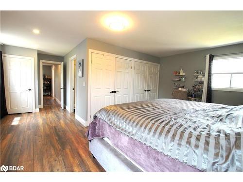 28 Radford Avenue, Fort Erie, ON - Indoor Photo Showing Bedroom