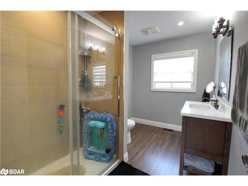 28 Radford Avenue, Fort Erie, ON - Indoor Photo Showing Bathroom