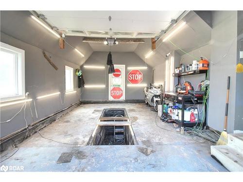 28 Radford Avenue, Fort Erie, ON - Indoor Photo Showing Garage