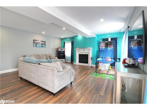 28 Radford Avenue, Fort Erie, ON - Indoor Photo Showing Living Room With Fireplace