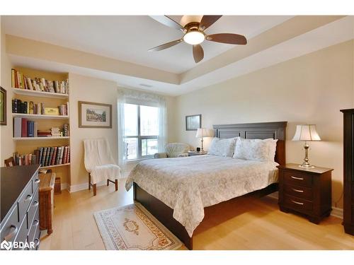 709-6 Toronto Street, Barrie, ON - Indoor Photo Showing Bedroom