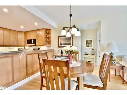 709-6 Toronto Street, Barrie, ON - Indoor Photo Showing Dining Room