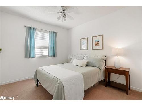 2053 Chantler Street, Innisfil, ON - Indoor Photo Showing Bedroom