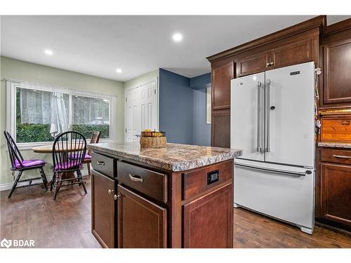 180 Angeline Street N, Lindsay, ON - Indoor Photo Showing Kitchen