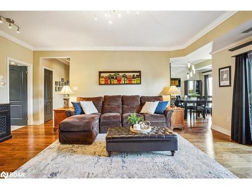 102-100 Dean Avenue, Barrie, ON - Indoor Photo Showing Living Room