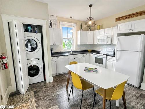 95-63 Butternut Lane Lane, Prince Edward, ON - Indoor Photo Showing Kitchen