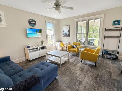 95-63 Butternut Lane Lane, Prince Edward, ON - Indoor Photo Showing Living Room