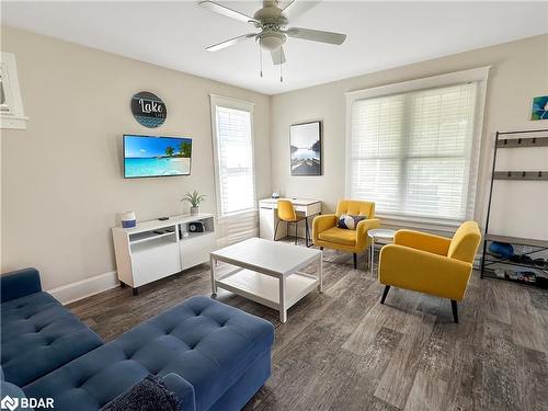 95-63 Butternut Lane Lane, Prince Edward, ON - Indoor Photo Showing Living Room