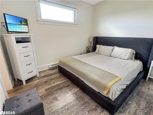 95-63 Butternut Lane Lane, Prince Edward, ON - Indoor Photo Showing Bedroom