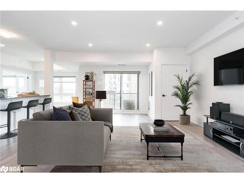 211-8 Culinary Lane, Barrie, ON - Indoor Photo Showing Living Room