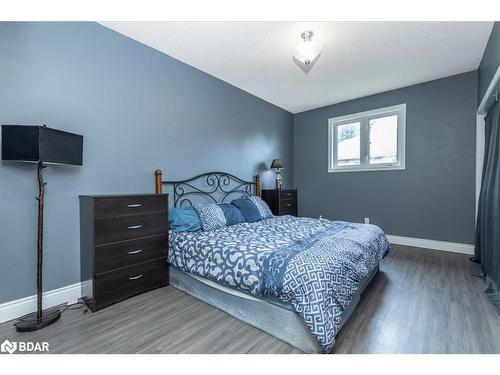 78 Fairway Crescent, Wasaga Beach, ON - Indoor Photo Showing Bedroom