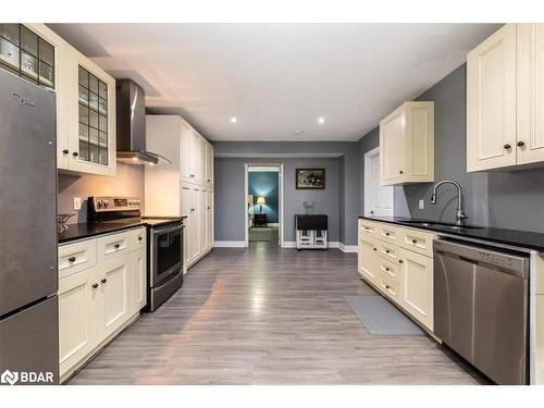 78 Fairway Crescent, Wasaga Beach, ON - Indoor Photo Showing Kitchen