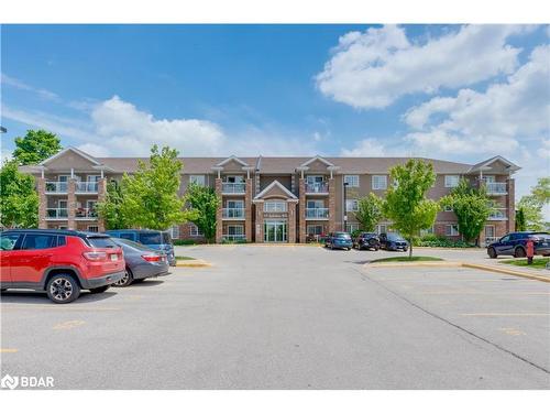 15-137 Sydenham Wells, Barrie, ON - Outdoor With Facade