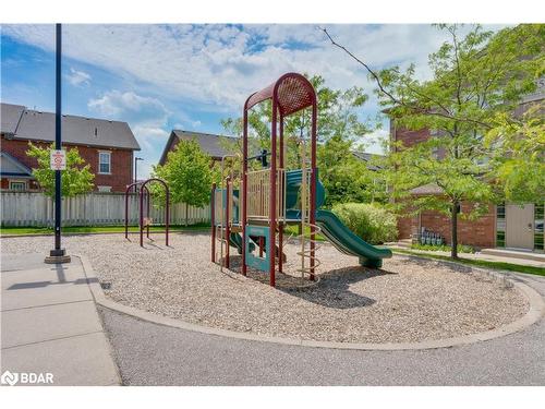 15-137 Sydenham Wells, Barrie, ON - Outdoor