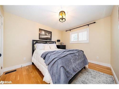 28 Thrushwood Trail, Lindsay, ON - Indoor Photo Showing Bedroom