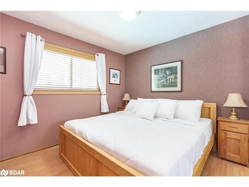 356 Grenville Avenue, Orillia, ON - Indoor Photo Showing Bedroom