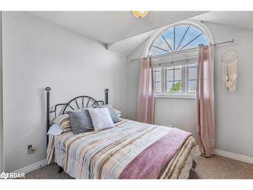 183 Stanley Street, Barrie, ON - Indoor Photo Showing Bedroom