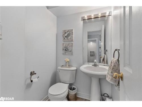 183 Stanley Street, Barrie, ON - Indoor Photo Showing Bathroom