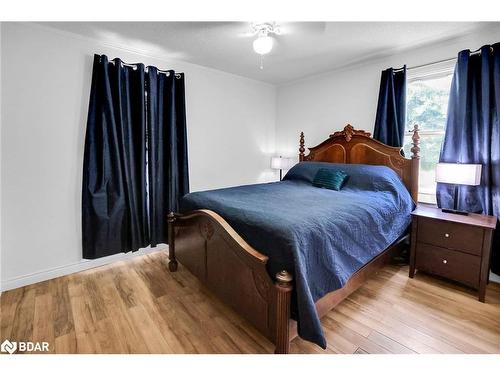 1027 Niagara Stone Road, Niagara-On-The-Lake, ON - Indoor Photo Showing Bedroom