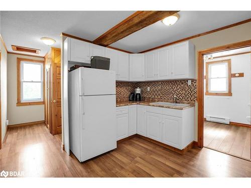 1027 Niagara Stone Road, Niagara-On-The-Lake, ON - Indoor Photo Showing Kitchen