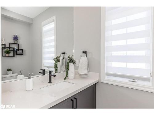 45 Wood Crescent, Angus, ON - Indoor Photo Showing Bathroom