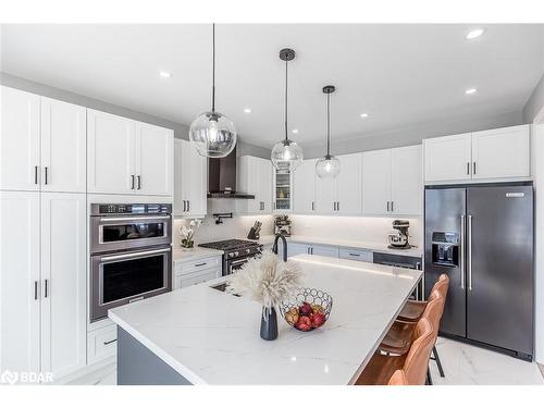 45 Wood Crescent, Angus, ON - Indoor Photo Showing Kitchen With Upgraded Kitchen