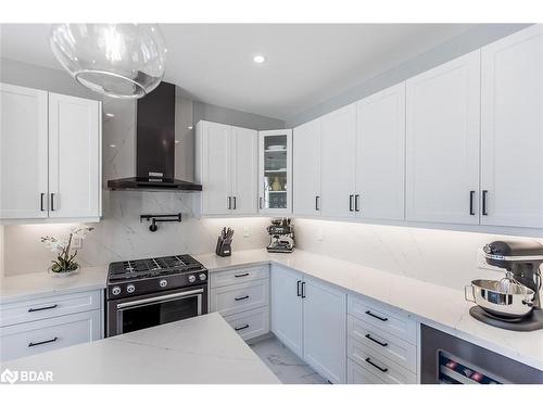 45 Wood Crescent, Angus, ON - Indoor Photo Showing Kitchen