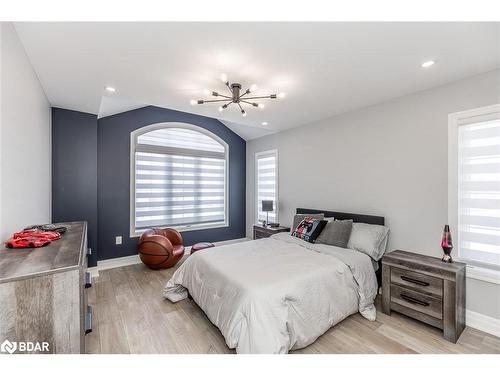 45 Wood Crescent, Angus, ON - Indoor Photo Showing Bedroom