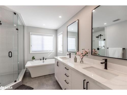 45 Wood Crescent, Angus, ON - Indoor Photo Showing Bathroom