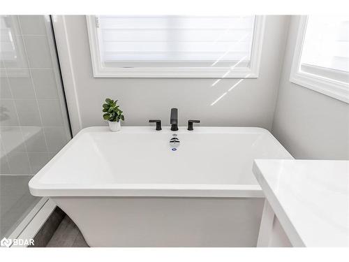 45 Wood Crescent, Angus, ON - Indoor Photo Showing Bathroom