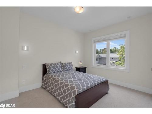 938 Corner Avenue, Lefroy, ON - Indoor Photo Showing Bedroom