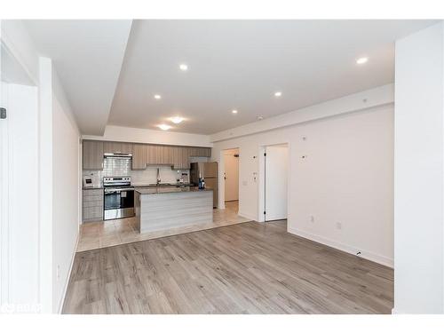 407-1 Chef Lane, Barrie, ON - Indoor Photo Showing Kitchen