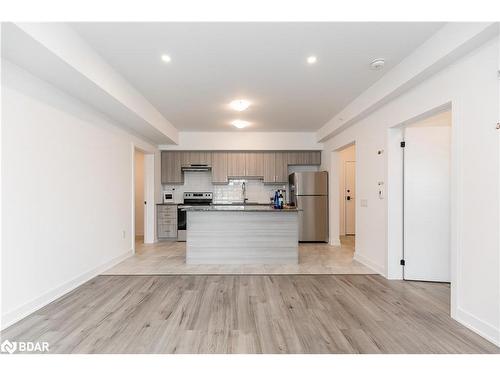 407-1 Chef Lane, Barrie, ON - Indoor Photo Showing Kitchen