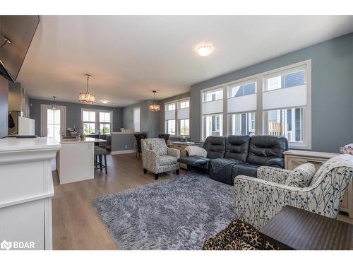 2 Danielle Crescent, Midland, ON - Indoor Photo Showing Living Room