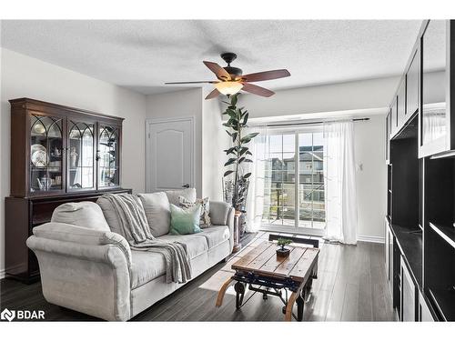 405-39 Ferndale Drive S, Barrie, ON - Indoor Photo Showing Living Room